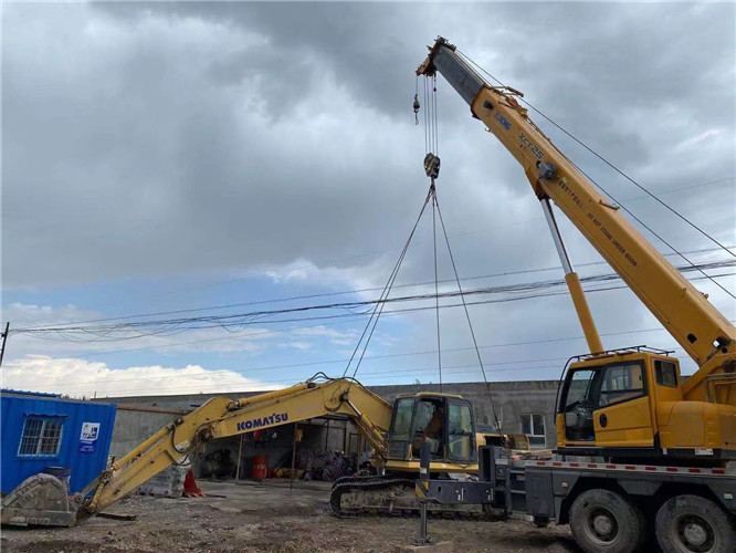 吴堡县25吨吊车的工作半径是多少？