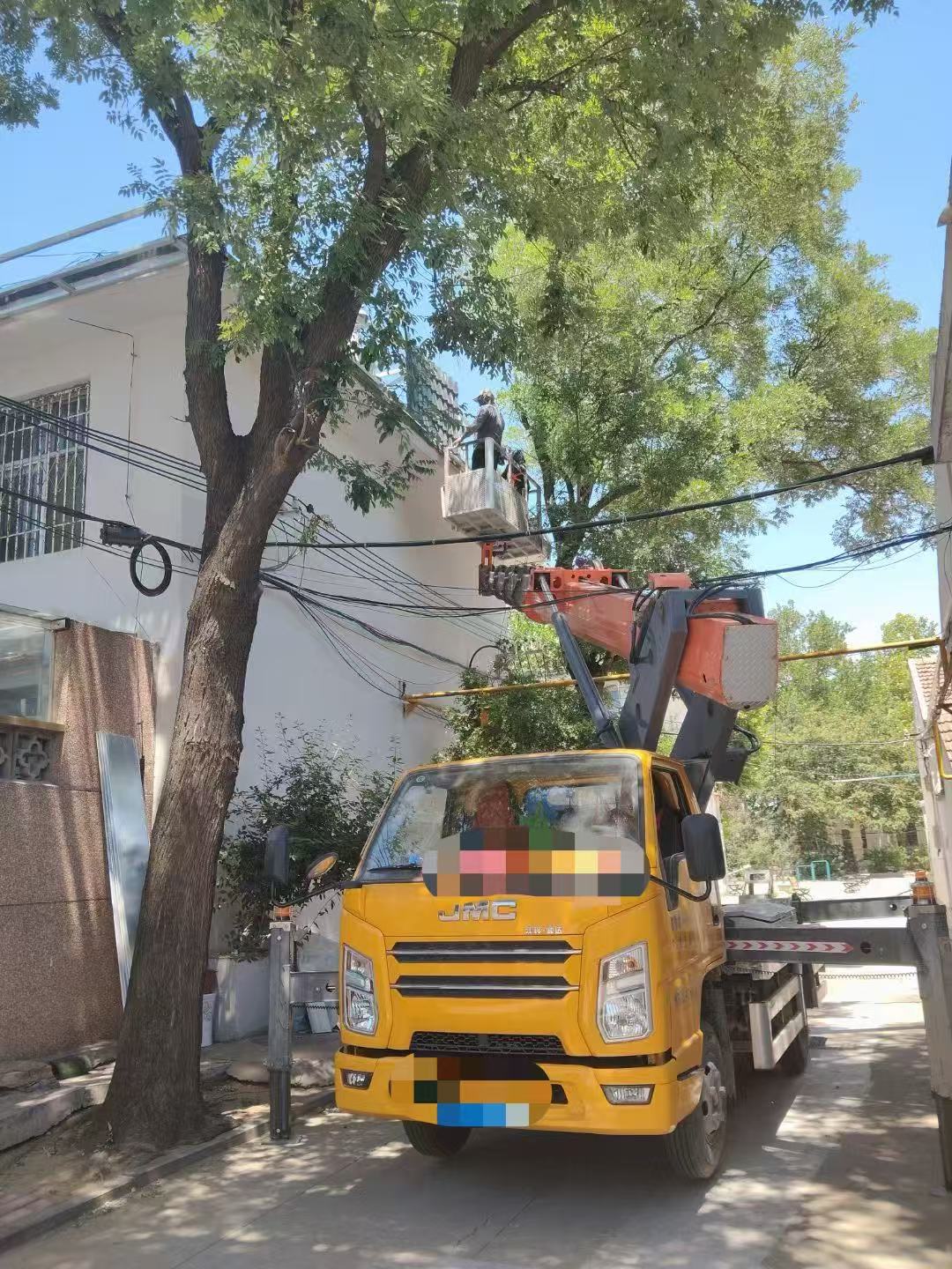 吴堡县高空作业车能吊装重物吗？最大承载多少公斤？