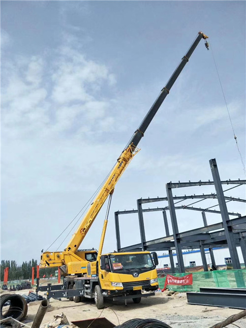 吴堡县超高层建筑钢结构吊装案例
